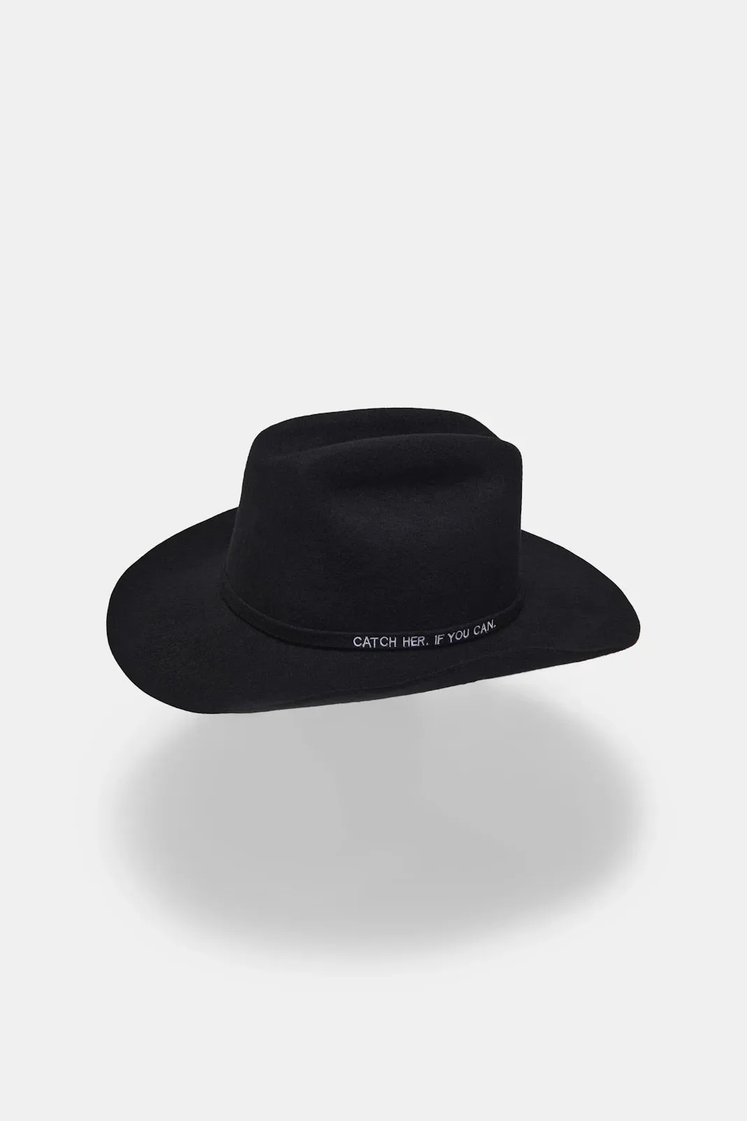 Catch Her If You Can Hat Black