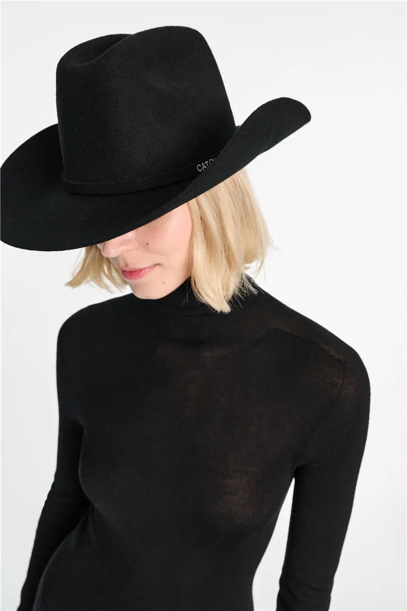 Catch Her If You Can Hat Black