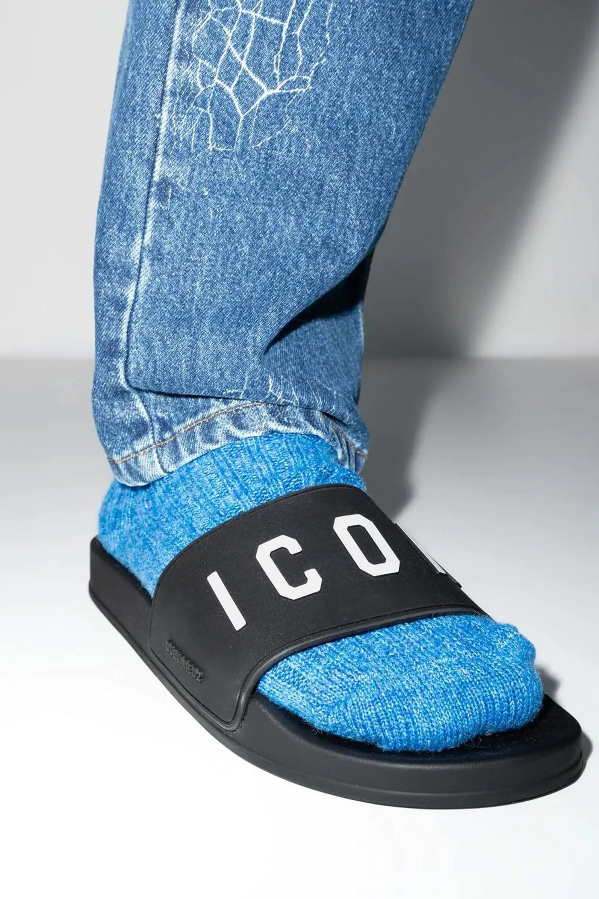 Dsquared2 Icon-embossed pool slides